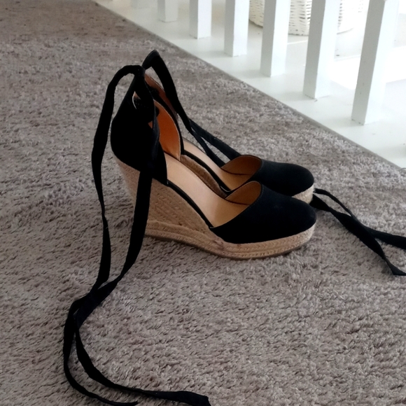 Black Tie-up Espadrilles - Picture 3 of 4
